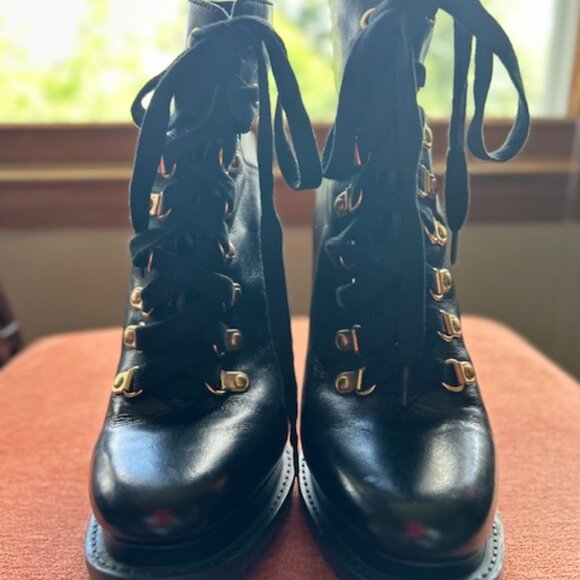 Alice and Olivia Boots 4.5 Inch Heel with Platform. - Picture 2 of 4